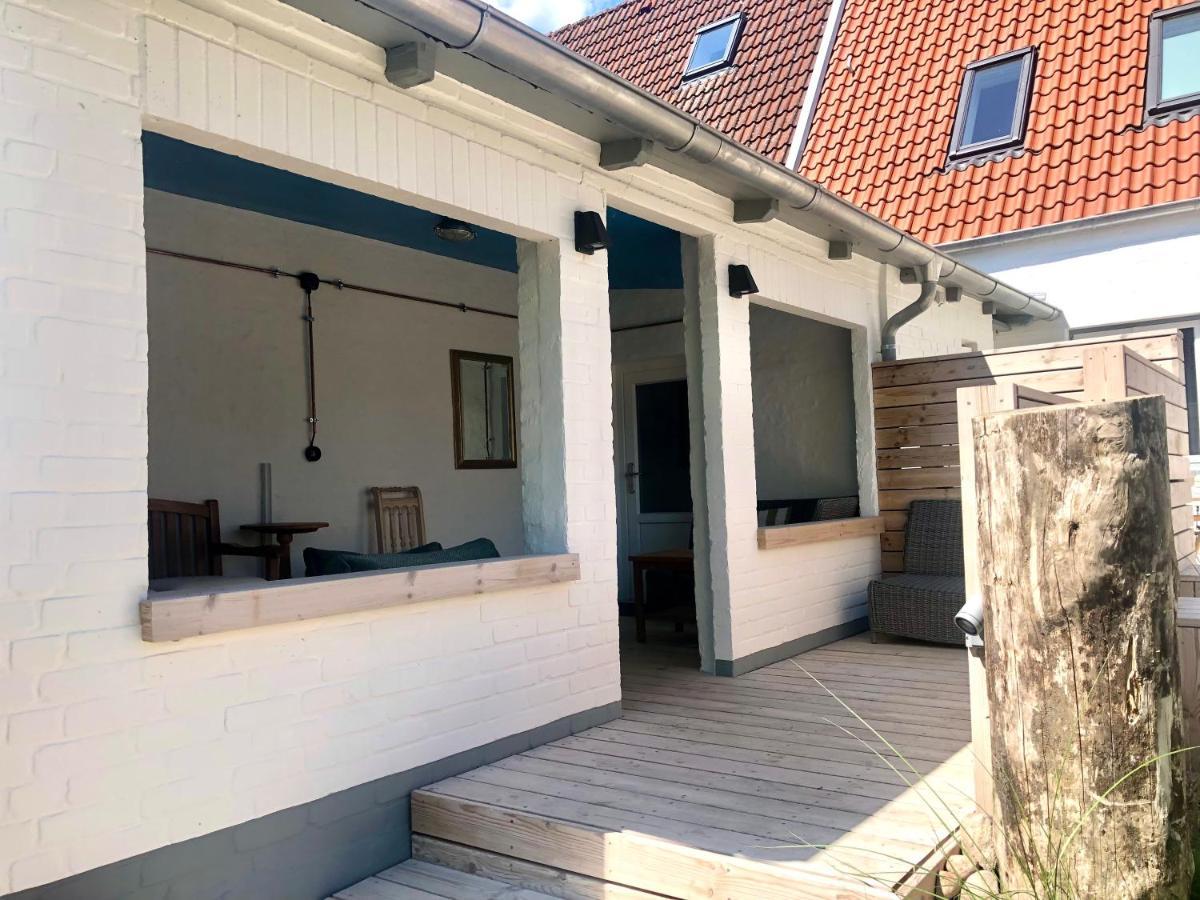 Gaestehaus Kajuete Direkt Am Wasser Friedrichstadt Esterno foto