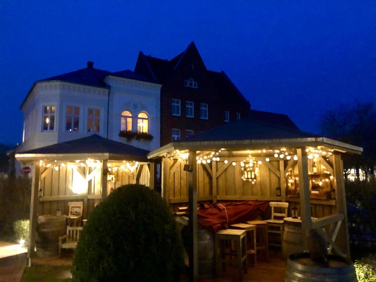 Gaestehaus Kajuete Direkt Am Wasser Friedrichstadt Esterno foto