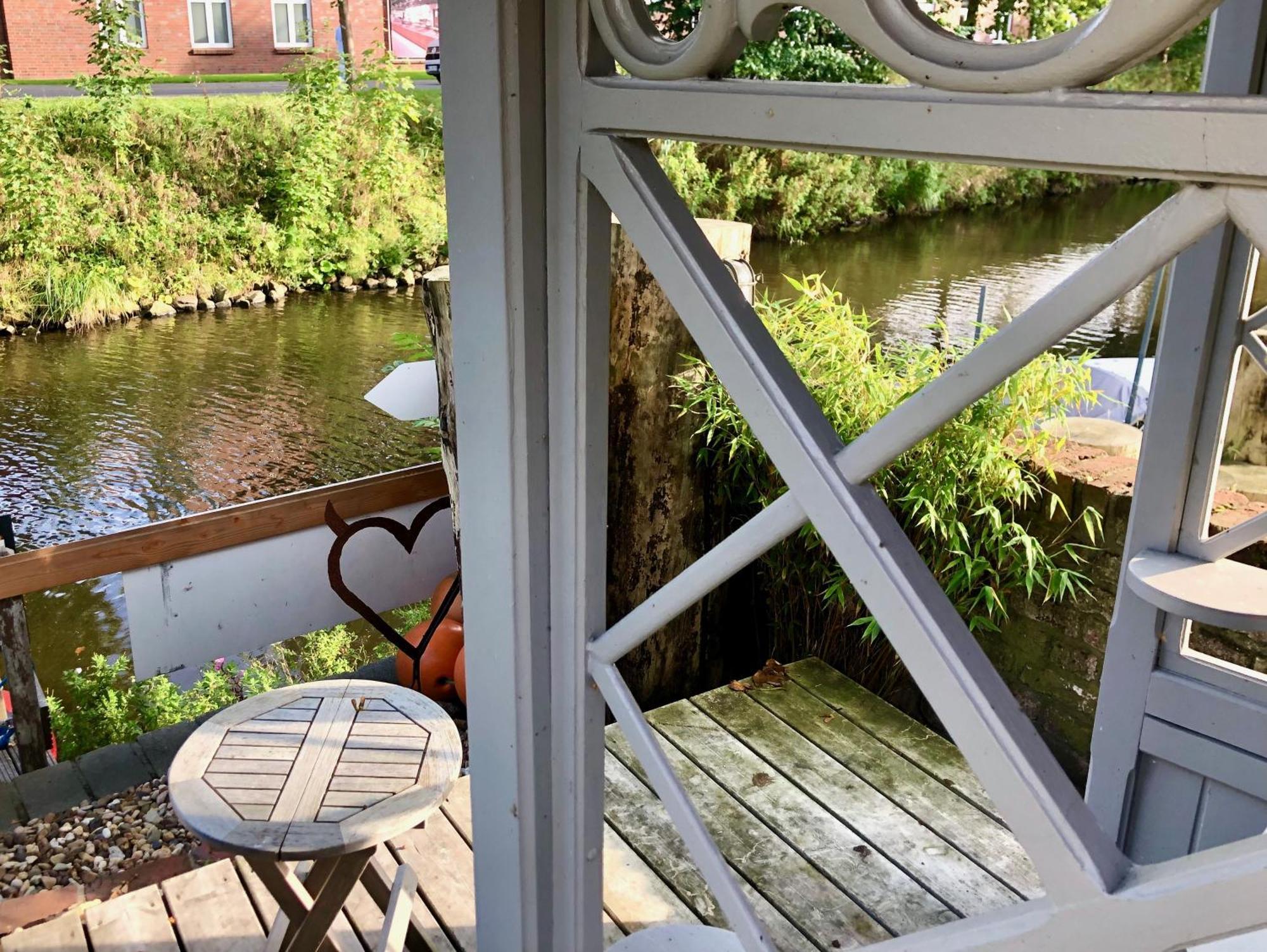 Gaestehaus Kajuete Direkt Am Wasser Friedrichstadt Esterno foto