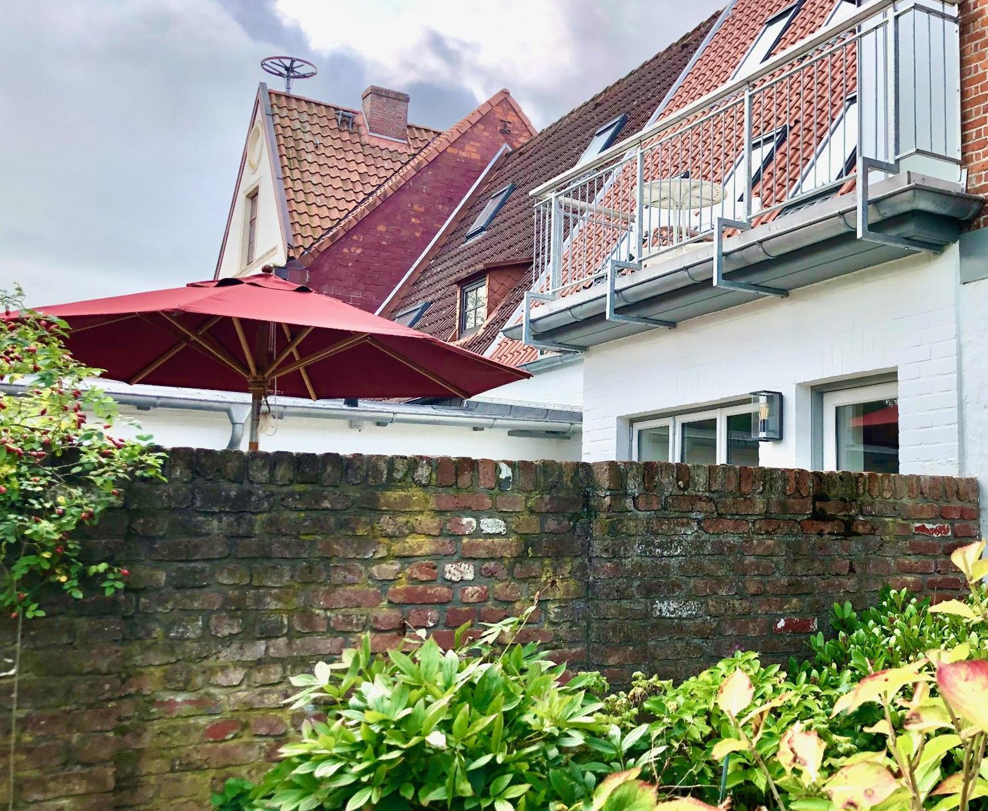 Gaestehaus Kajuete Direkt Am Wasser Friedrichstadt Esterno foto