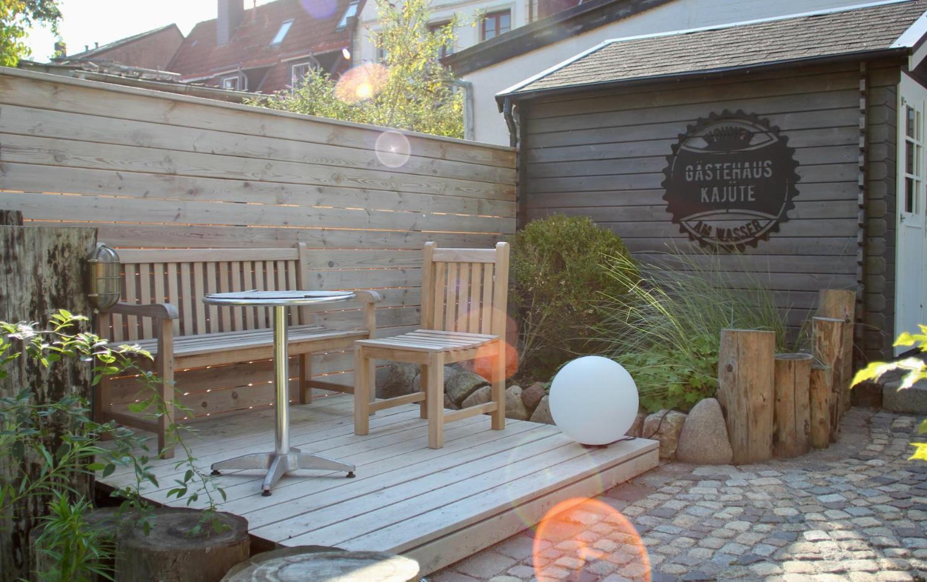 Gaestehaus Kajuete Direkt Am Wasser Friedrichstadt Esterno foto