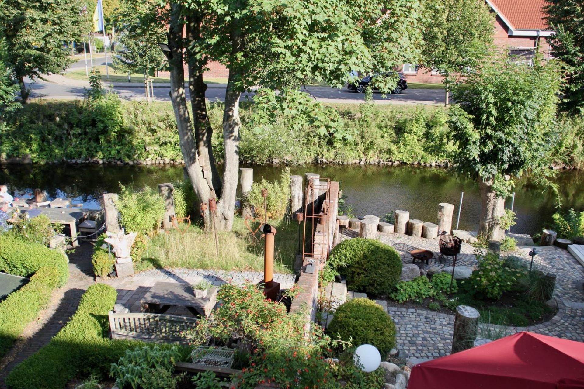 Gaestehaus Kajuete Direkt Am Wasser Friedrichstadt Esterno foto